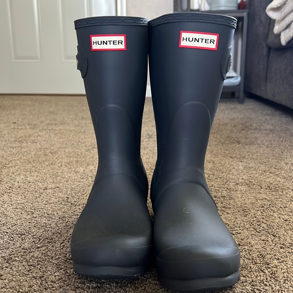 Like brand new Hunter Women’s Original Short Rain Boots size 8
